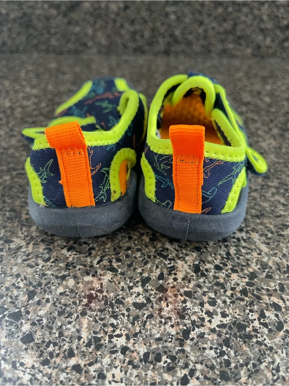 OshKosh B'gosh Navy Shark Print Kids Water Shoes with Neon Trim size 6